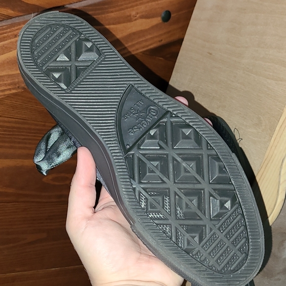 Dark Grey converse with ribbon laces - Picture 3 of 5